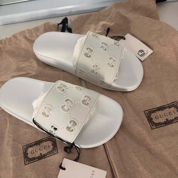 BRAND NEW Gucci White Rubber GG Slide Sandals 36 EU / 5.5 US SIZE - Picture 6 of 9